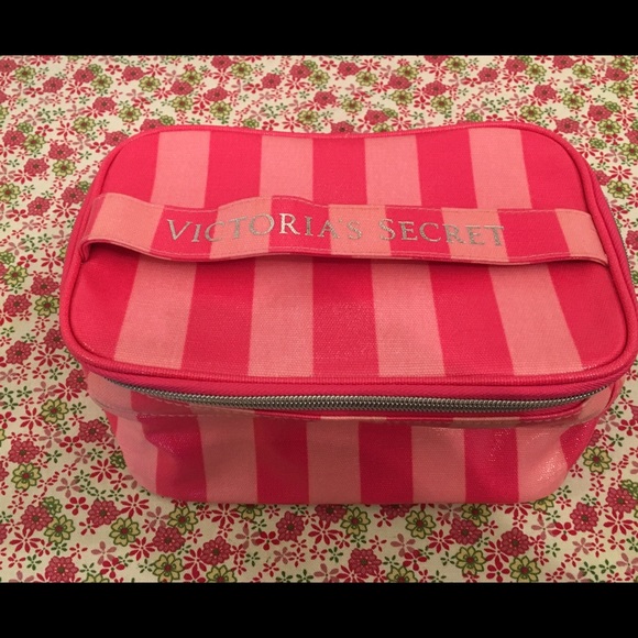 Victoria's Secret Handbags - New! Victoria’s Secret Pink Cosmetic Case